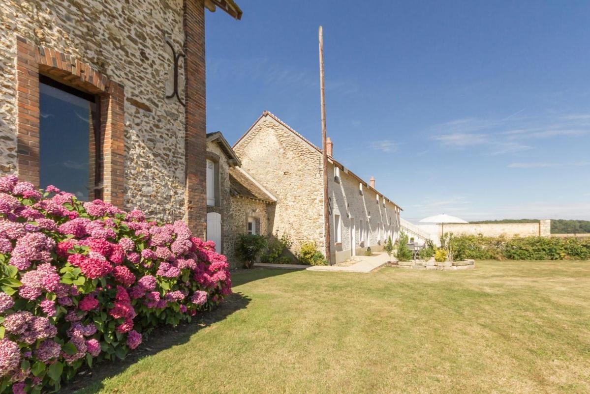 Вилла La Ferme De Presles Menainville Экстерьер фото